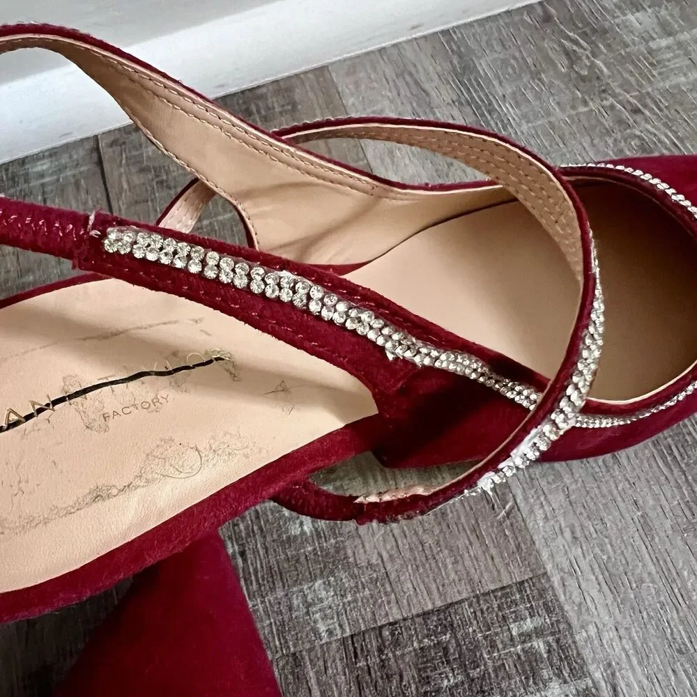 Ann Taylor Red Sling Back Pointy Toe Suede Glitsy Heels Sz 7.5M Runs Small - Picture 8 of 10